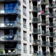Overweeg je een appartement te kopen? Let goed op de VvE, het reservefonds en de splitsingsakte om verrassingen te voorkomen. Ontdek wat je moet weten voordat je tekent.